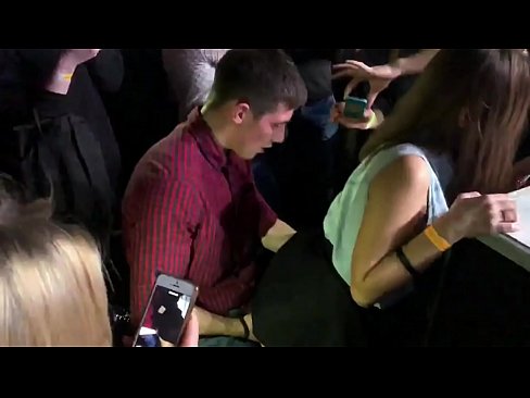 ❤️ Alvöru kynlíf á rússneskum næturklúbbi. 18 ára rússnesk stúlka í endaþarmsopi og leggöngum fokið á næturklúbbi ❤❌ Harð klám hjá okkur is.mypornpics.ru ❤